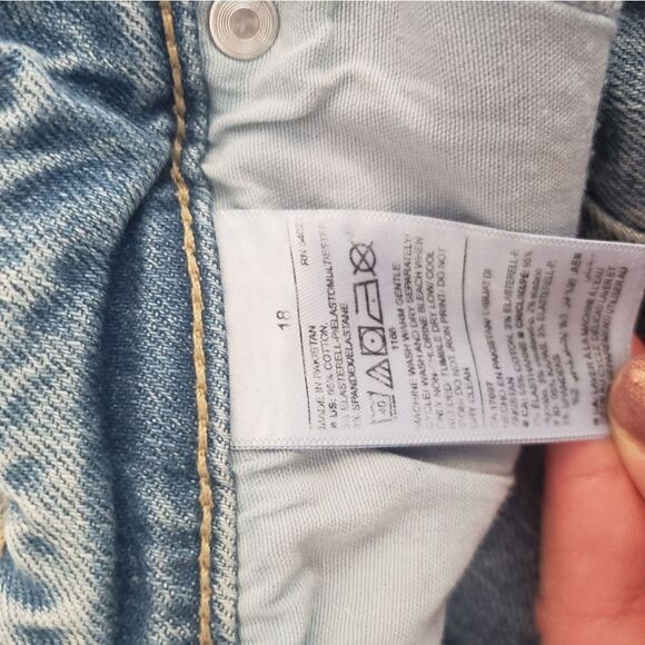 3 for $25 Old Navy Distressed Jean Skirt - Picture 5 of 11